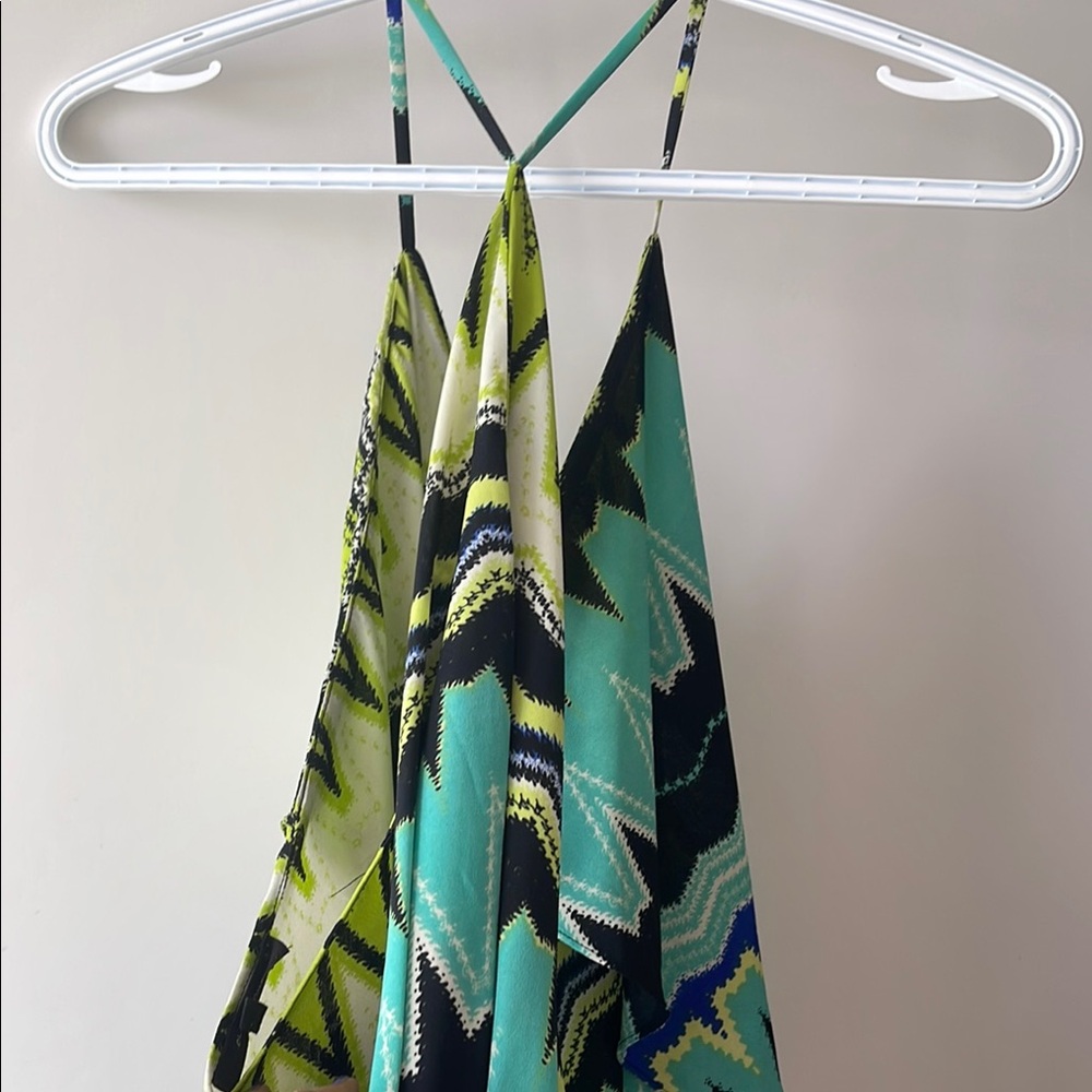 Vibrant Flowy Dress with zigzag pattern - Picture 4 of 5